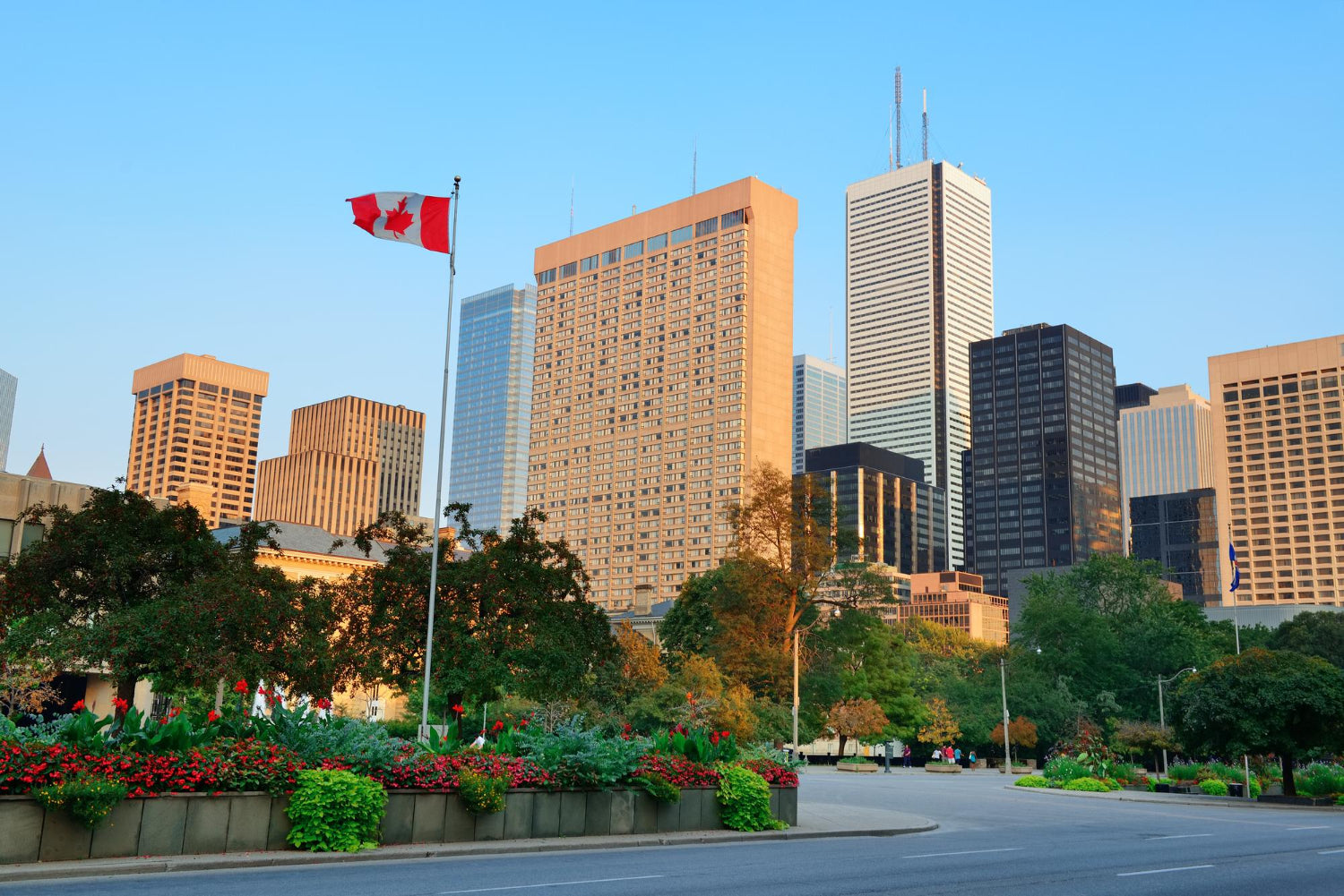 Exploring Canada with Ease: Travel Tips and eSIM Solutions for Seamless Connectivity