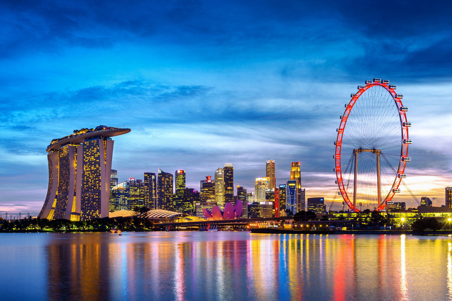 Explore Singapore: Your Complete Travel Guide with eSIM Connectivity Solutions